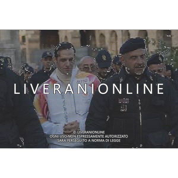 Roma 06 Dicembre 2025 Achille Lauro Tedoforo al colosseo con la Fiamma Olimpica dei Giochi Olimpici Invernali di Milano-Cortina 2026 Nella Foto: Achille Lauro Foto Credit: Andrea Bracaglia- AGENZIA ALDO LIVERANI SAS