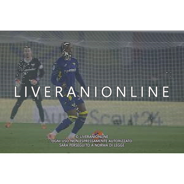 Armel Bella-Kotchap of Hellas Verona FC play the ball during Hellas Verona FC vs Atalanta BC, 14° Serie A Enilive 2025-26 game at Marcantonio Bentegodi stadium in Verona (VR), Italy, on Dicember 06, 2025. (Photo by Davide Casentini)- AGENZIA ALDO LIVERANI SAS