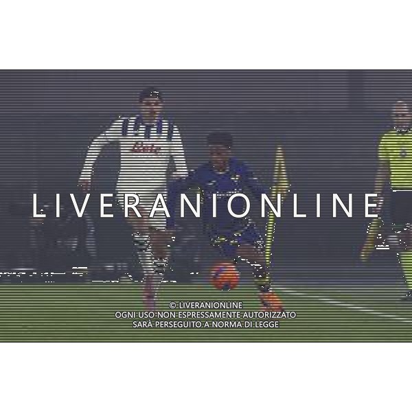Antoine Joseph Bernede of Hellas Verona FC play the ball during Hellas Verona FC vs Atalanta BC, 14° Serie A Enilive 2025-26 game at Marcantonio Bentegodi stadium in Verona (VR), Italy, on Dicember 06, 2025. (Photo by Davide Casentini)- AGENZIA ALDO LIVERANI SAS