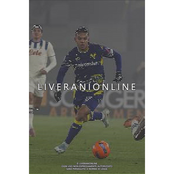 Giovane Santana do Nascimiento of Hellas Verona FC play the ball during Hellas Verona FC vs Atalanta BC, 14° Serie A Enilive 2025-26 game at Marcantonio Bentegodi stadium in Verona (VR), Italy, on Dicember 06, 2025. (Photo by Davide Casentini)- AGENZIA ALDO LIVERANI SAS