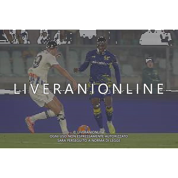 Daniel Mosquera of Hellas Verona FC competes for the ball with Berat Djimsiti of Atalanta BC during Hellas Verona FC vs Atalanta BC, 14° Serie A Enilive 2025-26 game at Marcantonio Bentegodi stadium in Verona (VR), Italy, on Dicember 06, 2025. (Photo by Davide Casentini)- AGENZIA ALDO LIVERANI SAS