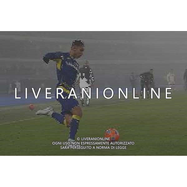 Giovane Santana do Nascimiento of Hellas Verona FC play the ball during Hellas Verona FC vs Atalanta BC, 14° Serie A Enilive 2025-26 game at Marcantonio Bentegodi stadium in Verona (VR), Italy, on Dicember 06, 2025. (Photo by Davide Casentini)- AGENZIA ALDO LIVERANI SAS