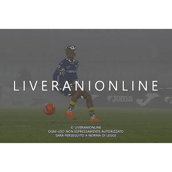 Antoine Joseph Bernède of Hellas Verona FC play the ball vduring Hellas Verona FC vs Atalanta BC, 14° Serie A Enilive 2025-26 game at Marcantonio Bentegodi stadium in Verona (VR), Italy, on Dicember 06, 2025. (Photo by Davide Casentini)- AGENZIA ALDO LIVERANI SAS