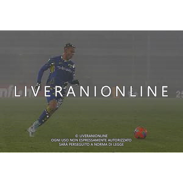 Giovane Santana do Nascimiento of Hellas Verona FC play the ball during Hellas Verona FC vs Atalanta BC, 14° Serie A Enilive 2025-26 game at Marcantonio Bentegodi stadium in Verona (VR), Italy, on Dicember 06, 2025. (Photo by Davide Casentini)- AGENZIA ALDO LIVERANI SAS