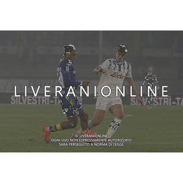 Antoine Joseph Bernede of Hellas Verona FC competes for the ball with Charles De Ketelaere of Atalanta BC. during Hellas Verona FC vs Atalanta BC, 14° Serie A Enilive 2025-26 game at Marcantonio Bentegodi stadium in Verona (VR), Italy, on Dicember 06, 2025. (Photo by Davide Casentini)- AGENZIA ALDO LIVERANI SAS