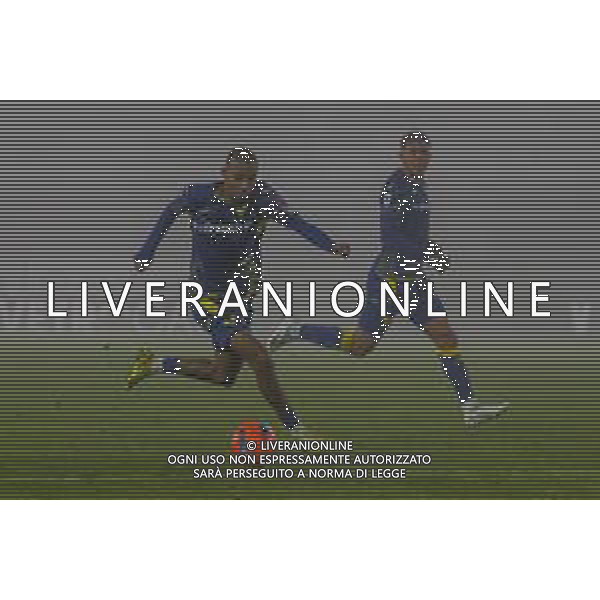 Rafik Belghali of Hellas Verona FC play the ball during Hellas Verona FC vs Atalanta BC, 14° Serie A Enilive 2025-26 game at Marcantonio Bentegodi stadium in Verona (VR), Italy, on Dicember 06, 2025. (Photo by Davide Casentini)- AGENZIA ALDO LIVERANI SAS