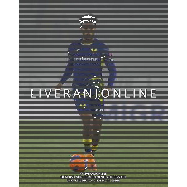 Antoine Joseph Bernede of Hellas Verona FC play the ball during Hellas Verona FC vs Atalanta BC, 14° Serie A Enilive 2025-26 game at Marcantonio Bentegodi stadium in Verona (VR), Italy, on Dicember 06, 2025. (Photo by Davide Casentini)- AGENZIA ALDO LIVERANI SAS
