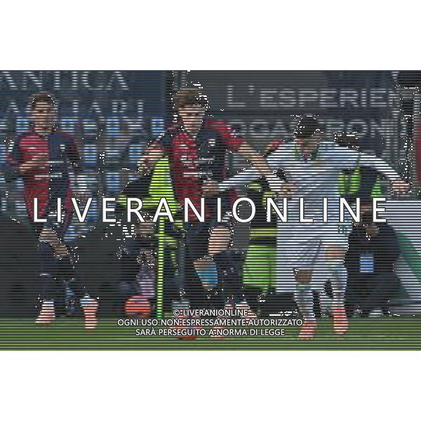 7-12-2025. Cagliari calcio-A.S. Roma, 14° giornta serie A 2025/2026, campionato calcio Italia, stadio Unipol Domus Cagliari. Foto Salvatore Moi/Agenzia Aldo Liverani s.as. Nella foto: Sebastiano Esposito Cagliari, Palestra Cagliari, Matias Soule Roma ©MOI Salvatore - AGENZIA ALDO LIVERANI SAS