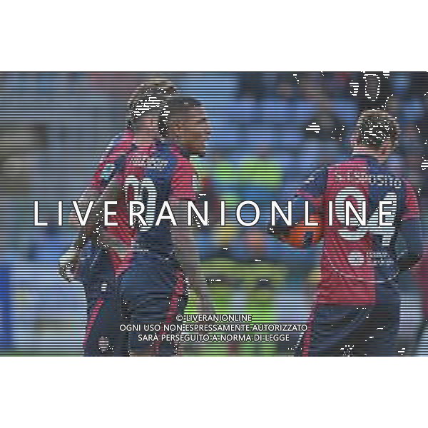 7-12-2025. Cagliari calcio-A.S. Roma, 14° giornta serie A 2025/2026, campionato calcio Italia, stadio Unipol Domus Cagliari. Foto Salvatore Moi/Agenzia Aldo Liverani s.as. Nella foto: Michael Folorunsho Cagliari, Sebastiano Esposito Cagliari ©MOI Salvatore - AGENZIA ALDO LIVERANI SAS