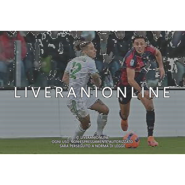 7-12-2025. Cagliari calcio-A.S. Roma, 14° giornta serie A 2025/2026, campionato calcio Italia, stadio Unipol Domus Cagliari. Foto Salvatore Moi/Agenzia Aldo Liverani s.as. Nella foto: Saud Abdulhamid Roma, Gabriele Zappa Cagliari ©MOI Salvatore - AGENZIA ALDO LIVERANI SAS