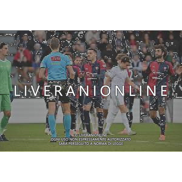 7-12-2025. Cagliari calcio-A.S. Roma, 14° giornta serie A 2025/2026, campionato calcio Italia, stadio Unipol Domus Cagliari. Foto Salvatore Moi/Agenzia Aldo Liverani s.as. Nella foto: Mile Svilar Roma, Gianluca Gaetano Cagliari , Sebastiano Luperto Cagliari ©MOI Salvatore - AGENZIA ALDO LIVERANI SAS