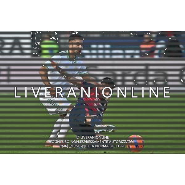 7-12-2025. Cagliari calcio-A.S. Roma, 14° giornta serie A 2025/2026, campionato calcio Italia, stadio Unipol Domus Cagliari. Foto Salvatore Moi/Agenzia Aldo Liverani s.as. Nella foto: Celik Zeki Roma, Alessandro Deiola Cagliari ©MOI SALVATORE - AGENZIA ALDO LIVERANI SAS