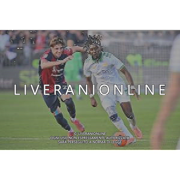 7-12-2025. Cagliari calcio-A.S. Roma, 14° giornta serie A 2025/2026, campionato calcio Italia, stadio Unipol Domus Cagliari. Foto Salvatore Moi/Agenzia Aldo Liverani s.as. Nella foto: Gennaro Borrelli Cagliari, Kouadio Kone Roma ©MOI SALVATORE - AGENZIA ALDO LIVERANI SAS