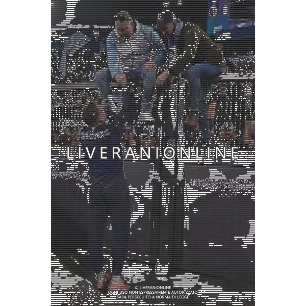 Lazio vs Bologna Campionato Serie A Enilive - 14 Giornata Stadio Olimpico - Roma 07-12-2025 nella foto ciro Immobile riceve sciarpa della Lazio dai tifosi Foto Federico Gaetano - ag Aldo liverani- AGENZIA ALDO LIVERANI SAS