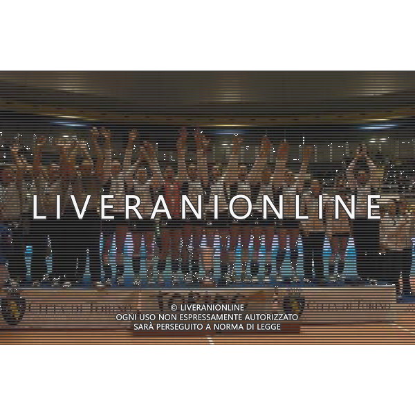 TORINO 03/03/2006 FINAEI DI COPPA CEV FEMMINILE SCAVOLINI PESARO-BIG MAT KERAKO CHIERI NELLA FOTO L\'ESULTANZA DELLE VINCITRICI PH GIGI ARCAINI/AG.ALDO LIVERANI