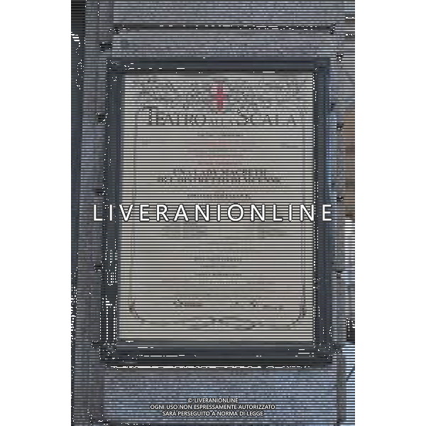 TVRG Prima alla Scala nella foto la locandina dell\'opera Milano 07-12-2025 Ingressi di personalita’ e autorita’ in occasione della prima del Teatro alla Scala foto Roberto Garavaglia/Agenzia Aldo Liverani sas