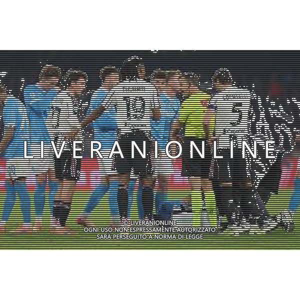 TVPM Napoli, Juventus Nella Foto: Giocatori Juve, arbitro La Penna Foto Mosca, Ag.Liverani -TVPM Napoli - Juventus Campionato Calcio Serie A 07.12.2025
