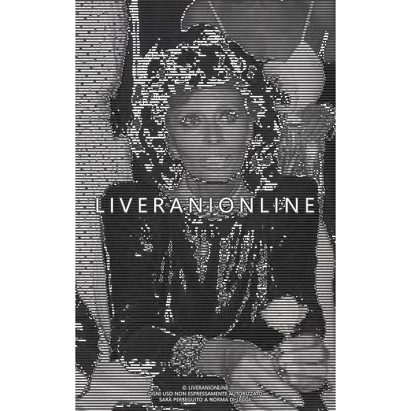 NEG-1987 CAMPIONE D\'ITALIA PREMIAZIONE MASCHERE D\'ARGENTO NELLA FOTO SOPHIA LOREN AG ALDO LIVERANI SAS