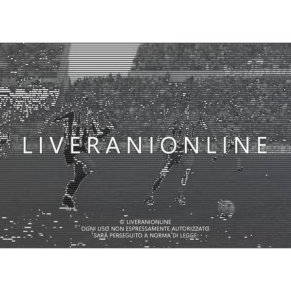 NEG-31-12-1988 LECCE- CAMPIONATO DI CALCIO SERIE A LECCE-INTER 0-3 NELLA FOTO PIETRO FANNA E ROBERTO MIGGIANO AG ALDO LIVERANI SAS