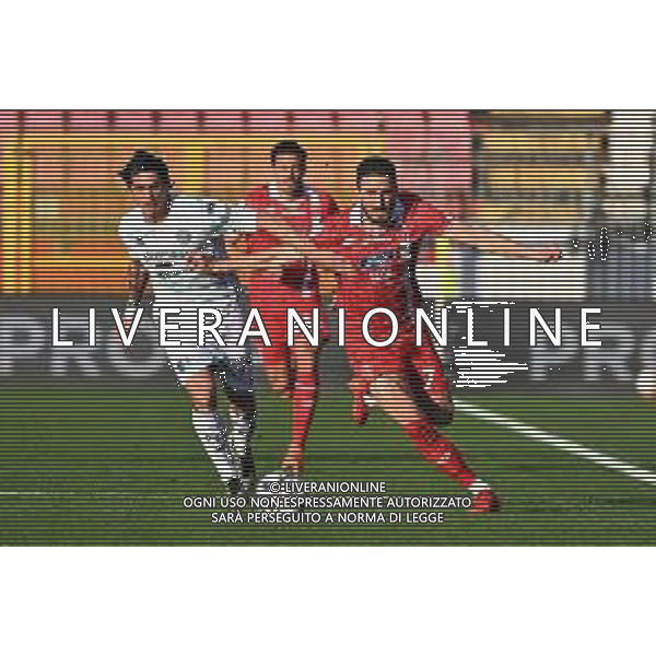 TVRG Monza vs Sudtirol nella foto Salvatore Molina (Sudtirol) e Paulo Azzi (Monza) Monza 08-12-2025 U-Power Stadium Monza vs Sudtirol Campionato Serie BKT - 15a giornata foto Roberto Garavaglia/Agenzia Aldo Liverani sas