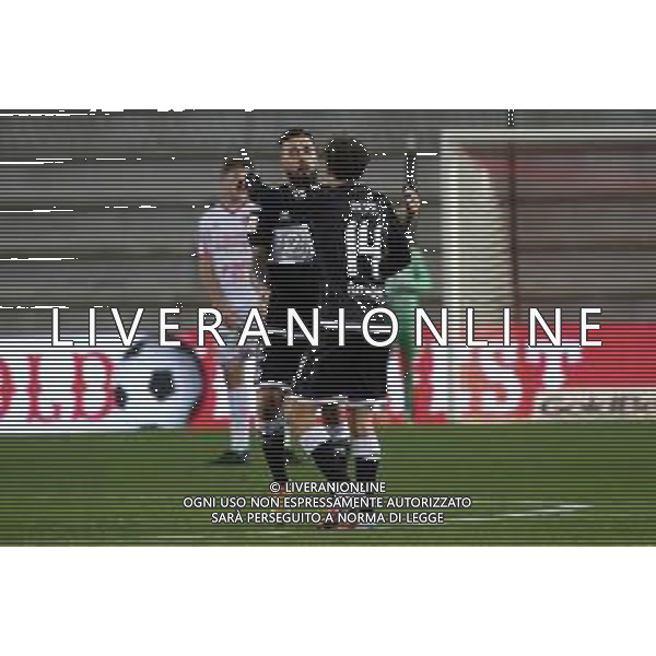 PADOVA - CESENA Campionato Calcio Serie B 08.12.2025 Nella Foto: ESULTANZA DOPO IL GOL DI EMANUELE ADAMO CON TOMMASO BERTI Foto P.G. - AGENZIA ALDO LIVERANI SAS
