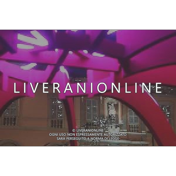 IMOLA 08 12 2025 PIAZZA MATTEOTTI Chiesa celebra la solennita’ dell\'Immacolata Concezione della Beata Vergine Maria NELLA FOTO omaggio floreale da parte di vigili del fuoco all’immagine della Madonna presente sulla facciata del palazzo comunale in piazza Matteotti ©SANNA - AGENZIA ALDO LIVERANI SAS