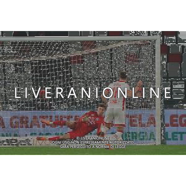 TVEM December 8, 2025 Bari, Italy - SSC Bari vs Pescara Calcio - Italian Soccer Serie B 2025/2026 - San Nicola Stadium. In the pic: Sebastiano Desplanches of Pescara Calcio penalty saved ©TVEM Emmanuele Mastrodonato - AGENZIA ALDO LIVERANI SAS