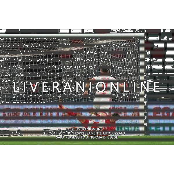 TVEM December 8, 2025 Bari, Italy - SSC Bari vs Pescara Calcio - Italian Soccer Serie B 2025/2026 - San Nicola Stadium. In the pic: Sebastiano Desplanches of Pescara Calcio penalty saved ©TVEM Emmanuele Mastrodonato - AGENZIA ALDO LIVERANI SAS