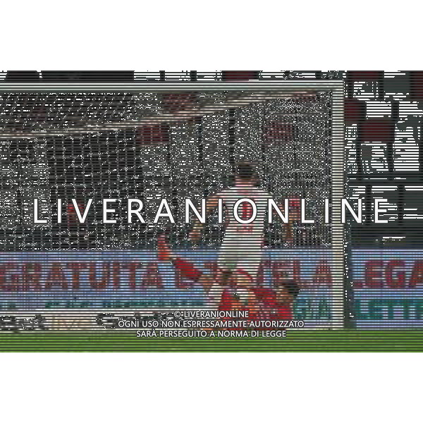 TVEM December 8, 2025 Bari, Italy - SSC Bari vs Pescara Calcio - Italian Soccer Serie B 2025/2026 - San Nicola Stadium. In the pic: Sebastiano Desplanches of Pescara Calcio penalty saved ©TVEM Emmanuele Mastrodonato - AGENZIA ALDO LIVERANI SAS