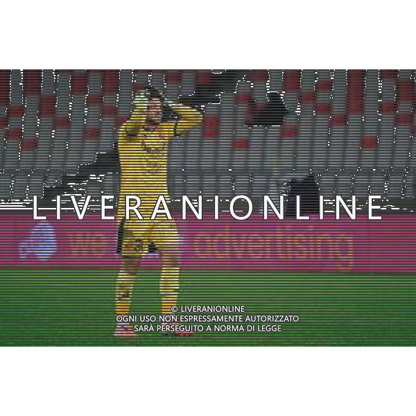 TVEM December 8, 2025 Bari, Italy - SSC Bari vs Pescara Calcio - Italian Soccer Serie B 2025/2026 - San Nicola Stadium. In the pic: Michele Cerofolini of SSC Bari disappointment ©TVEM Emmanuele Mastrodonato - AGENZIA ALDO LIVERANI SAS