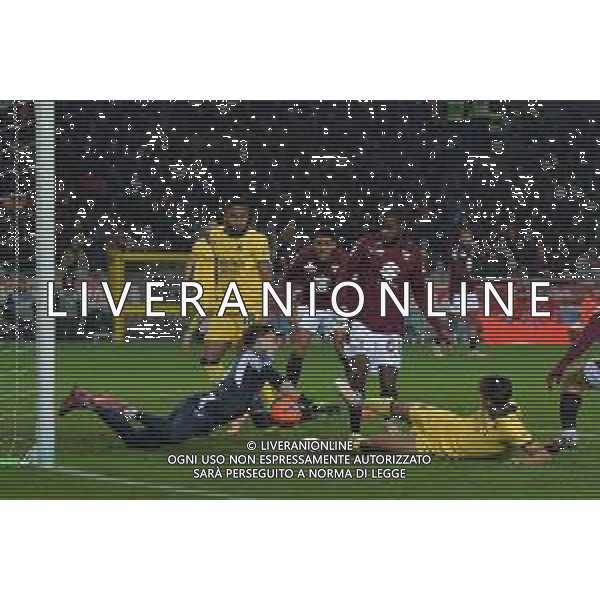 Torino 08.12.25 Stadio Grande Torino @Manuela Viganti/Ag. Aldo Liverani sas Torino vs Milan Campionato Calcio Serie A Enilive 2025/2026 14a giornata Nella foto: occasione samuele ricci parata da franco israel ©Viganti - AGENZIA ALDO LIVERANI SAS