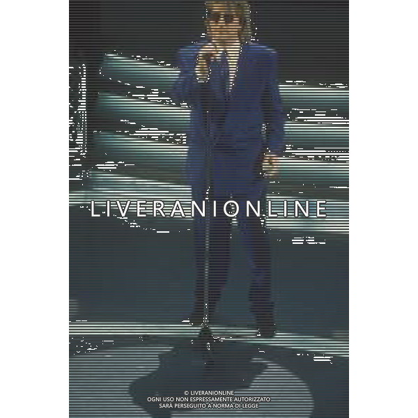 DIAP-RETROSPETTIVA ROD STEWART CANTANTE NELLA FOTO ROD STEWART OSPITE AL FESTIVAL DI SANREMO NELL\'ANNO 1993 AG ALDO LIVERANI SAS