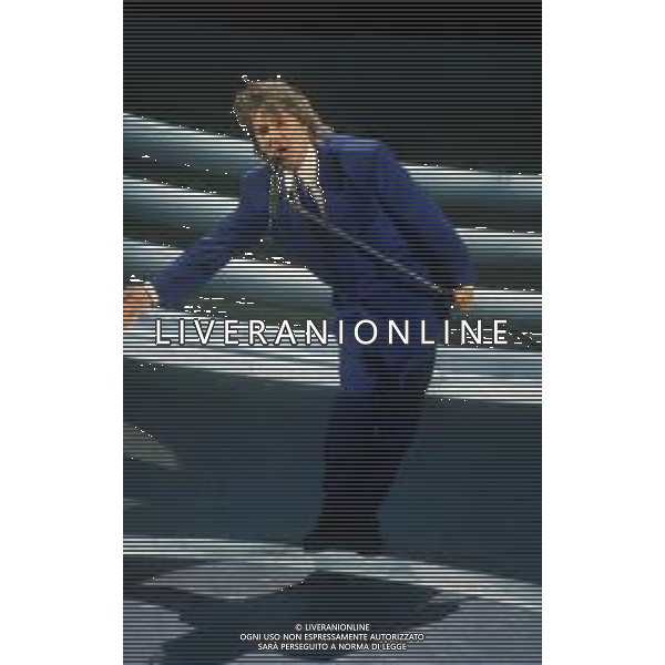 DIAP-RETROSPETTIVA ROD STEWART CANTANTE NELLA FOTO ROD STEWART OSPITE AL FESTIVAL DI SANREMO NELL\'ANNO 1993 AG ALDO LIVERANI SAS