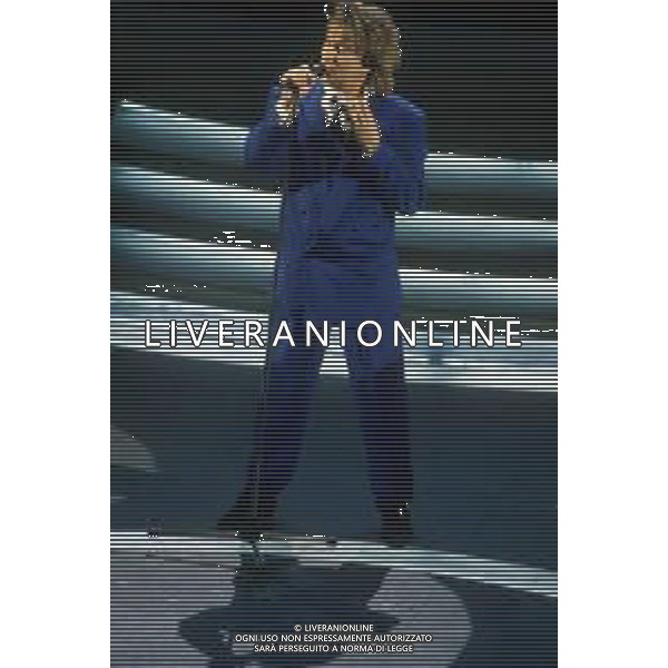DIAP-RETROSPETTIVA ROD STEWART CANTANTE NELLA FOTO ROD STEWART OSPITE AL FESTIVAL DI SANREMO NELL\'ANNO 1993 AG ALDO LIVERANI SAS