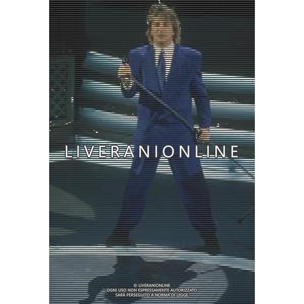 DIAP-RETROSPETTIVA ROD STEWART CANTANTE NELLA FOTO ROD STEWART OSPITE AL FESTIVAL DI SANREMO NELL\'ANNO 1993 AG ALDO LIVERANI SAS