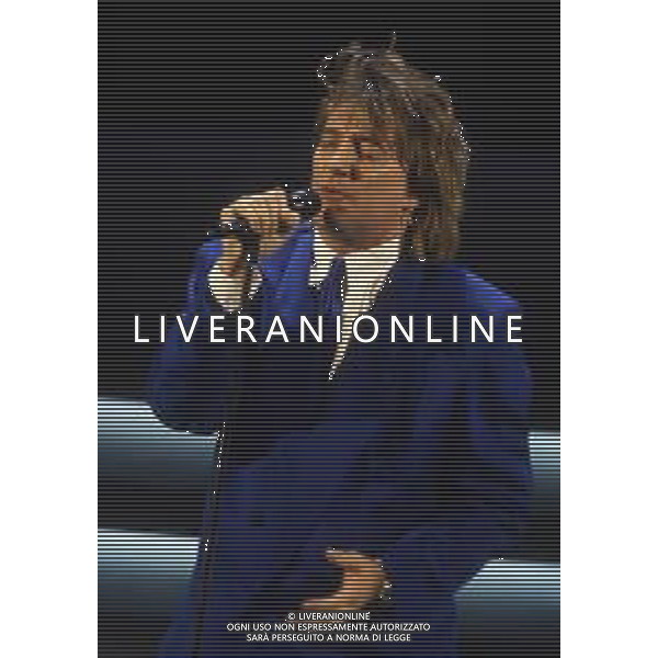 DIAP-RETROSPETTIVA ROD STEWART CANTANTE NELLA FOTO ROD STEWART OSPITE AL FESTIVAL DI SANREMO NELL\'ANNO 1993 AG ALDO LIVERANI SAS