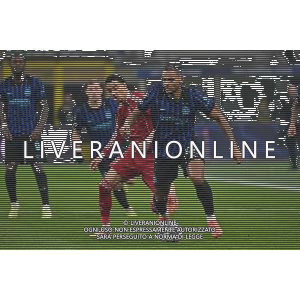 Inter vs Liverpool nella foto Manuel Akanji (Inter) e Hugo Ekitike (Liverpool) Milano 09-12-2025 Stadio Giuseppe Meazza - San Siro Inter vs Liverpool UEFA Champions League fase a girone unico - 6a giornata foto Roberto Garavaglia/Agenzia Aldo Liverani sas