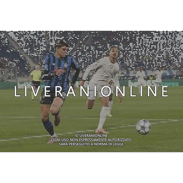 Raul Bellanova of Atalanta BC competes for the ball with João Pedro of Chelsea FC during Atalanta BC vs Chelsea FC, Champions League 2025-26 League phase, Matchday 6°, game at New Balance Arena in Bergamo (BG), Italy, on Dicember 09, 2025. (Photo by Davide Casentini)- AGENZIA ALDO LIVERANI SAS