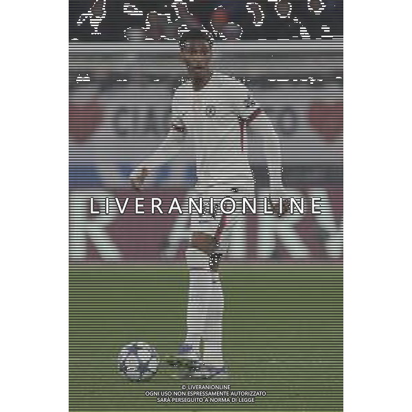 Joshua Acheampong of Chelsea FC play the ball during Atalanta BC vs Chelsea FC, Champions League 2025-26 League phase, Matchday 6°, game at New Balance Arena in Bergamo (BG), Italy, on Dicember 09, 2025. (Photo by Davide Casentini)- AGENZIA ALDO LIVERANI SAS