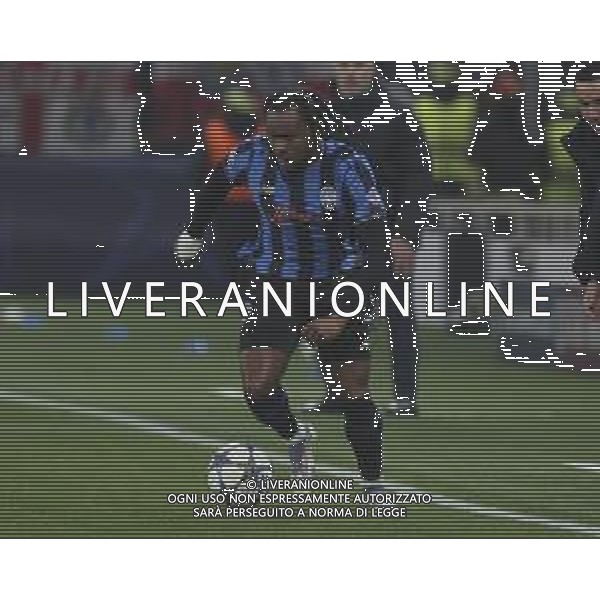 Ademola Lookman of Atalanta BC play the ball during Atalanta BC vs Chelsea FC, Champions League 2025-26 League phase, Matchday 6°, game at New Balance Arena in Bergamo (BG), Italy, on Dicember 09, 2025. (Photo by Davide Casentini)- AGENZIA ALDO LIVERANI SAS