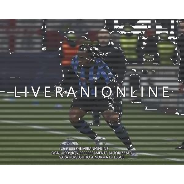 Ademola Lookman of Atalanta BC play the ball during Atalanta BC vs Chelsea FC, Champions League 2025-26 League phase, Matchday 6°, game at New Balance Arena in Bergamo (BG), Italy, on Dicember 09, 2025. (Photo by Davide Casentini)- AGENZIA ALDO LIVERANI SAS