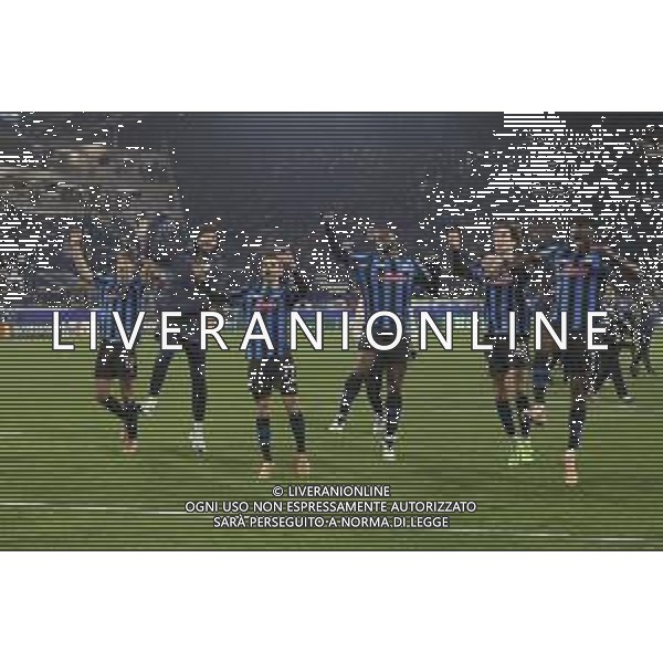 Atalanta players celebrate the victory at the end of Atalanta BC vs Chelsea FC, Champions League 2025-26 League phase, Matchday 6°, game at New Balance Arena in Bergamo (BG), Italy, on Dicember 09, 2025. (Photo by Davide Casentini)- AGENZIA ALDO LIVERANI SAS