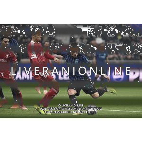 Inter vs Liverpool nella foto Lautaro Martinez (Inter) occasione da gol nel finale, a SX Virgil van Dijk (Liverpool) Milano 09-12-2025 Stadio Giuseppe Meazza - San Siro Inter vs Liverpool UEFA Champions League fase a girone unico - 6a giornata foto Roberto Garavaglia/Agenzia Aldo Liverani sas