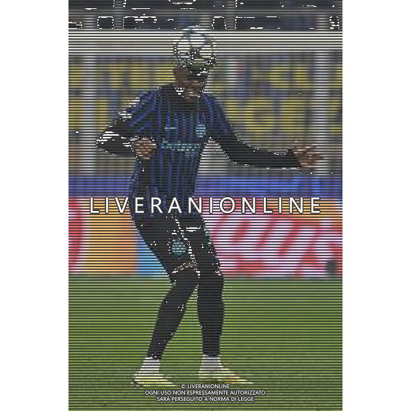 Inter vs Liverpool nella foto Yann Aurel Bisseck (Inter) Milano 09-12-2025 Stadio Giuseppe Meazza - San Siro Inter vs Liverpool UEFA Champions League fase a girone unico - 6a giornata foto Roberto Garavaglia/Agenzia Aldo Liverani sas