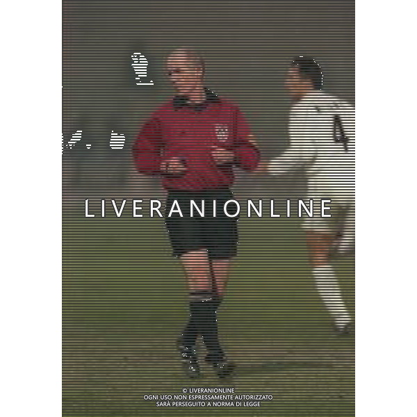 NEG COL-25-11-1999 PARMA SEDICESIMI DI FINALE DI COPPA UEFA PARMA-STURM GRAZ 2-1 NELLA FOTO ARBITRO DERMOT GALLAGHER AG ALDO LIVERANI SAS