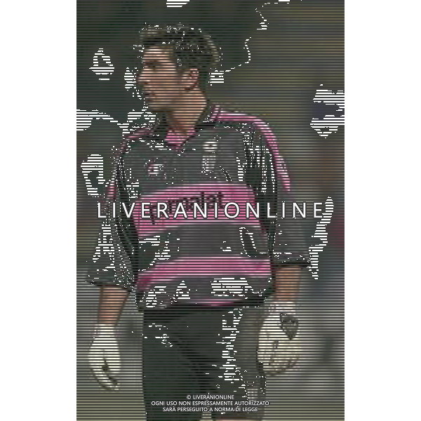 NEG COL-25-11-1999 PARMA SEDICESIMI DI FINALE DI COPPA UEFA PARMA-STURM GRAZ 2-1 NELLA FOTO GIANLUIGI BUFFON AG ALDO LIVERANI SAS