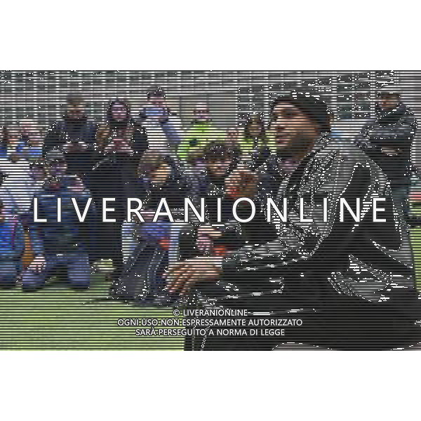 TVRG incontro Marcell Jacobs nella foto Marcell Jacobs Milano 10-12-2025 Il campipone olimpico Marcell Jacobs incontra e dialoga con alcuni studenti sotto il Palazzo della Regione, in piazza Città di Lombardia foto Roberto Garavaglia/Agenzia Aldo Liverani sas