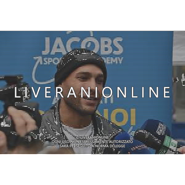 TVRG incontro Marcell Jacobs nella foto Marcell Jacobs Milano 10-12-2025 Il campipone olimpico Marcell Jacobs incontra e dialoga con alcuni studenti sotto il Palazzo della Regione, in piazza Città di Lombardia foto Roberto Garavaglia/Agenzia Aldo Liverani sas