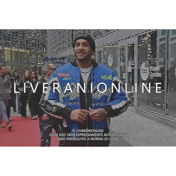 TVRG incontro Marcell Jacobs nella foto Marcell Jacobs Milano 10-12-2025 Il campipone olimpico Marcell Jacobs incontra e dialoga con alcuni studenti sotto il Palazzo della Regione, in piazza Città di Lombardia foto Roberto Garavaglia/Agenzia Aldo Liverani sas