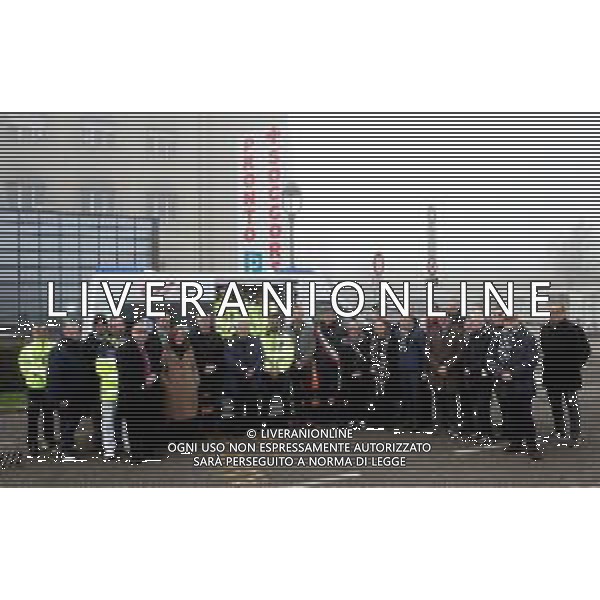 IMOLA 11 12 2025 piazzale antistante il Pronto Soccorso dell’Ospedale S. Maria della Scaletta (Imola). cerimonia di donazione della nuova ambulanza al territorio imolese da parte della Cooperativa Trasporti Imola.NELLA FOTO PRESENTI SINDACO MARCO PANIERI,AGOSTINA AIMOLA DIRETTORE GENERALE AUSL IMOLA,RODOLFO FERRARI PRIMARIO 118 IMOLA,GIULIANO CAMORANI PRESIDENTE COOPERATIVA TRASPORTI IMOLA,CARLO ALBERTO GOLLINI PRESIDENTE LEGACOOP IMOLA,SINDACI DEL CIRCONDARIO ASSESSORI DEL COMUNE DI IMOLA,AUTISTI DELLE AMBULANZE CON IL SUO COORDINATORE NICOLA TANCREDI ©SANNA - AGENZIA ALDO LIVERANI SAS